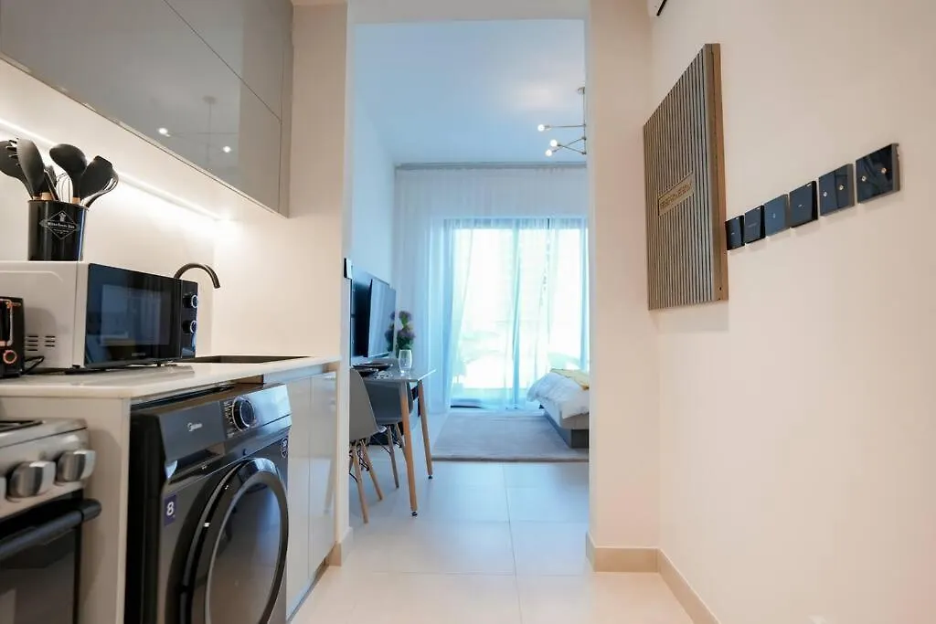 Cozy Studio With Burj Views Pool Gym Central Dubai United Arab Emirates