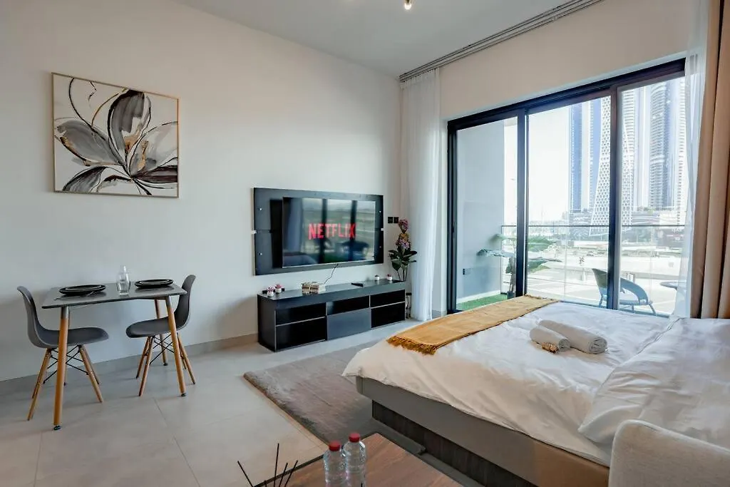 Cozy Studio With Burj Views Pool Gym Central Dubai United Arab Emirates