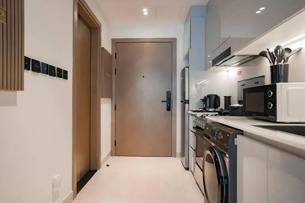 Apartment Cozy Studio With Burj Views Pool Gym Central Dubai