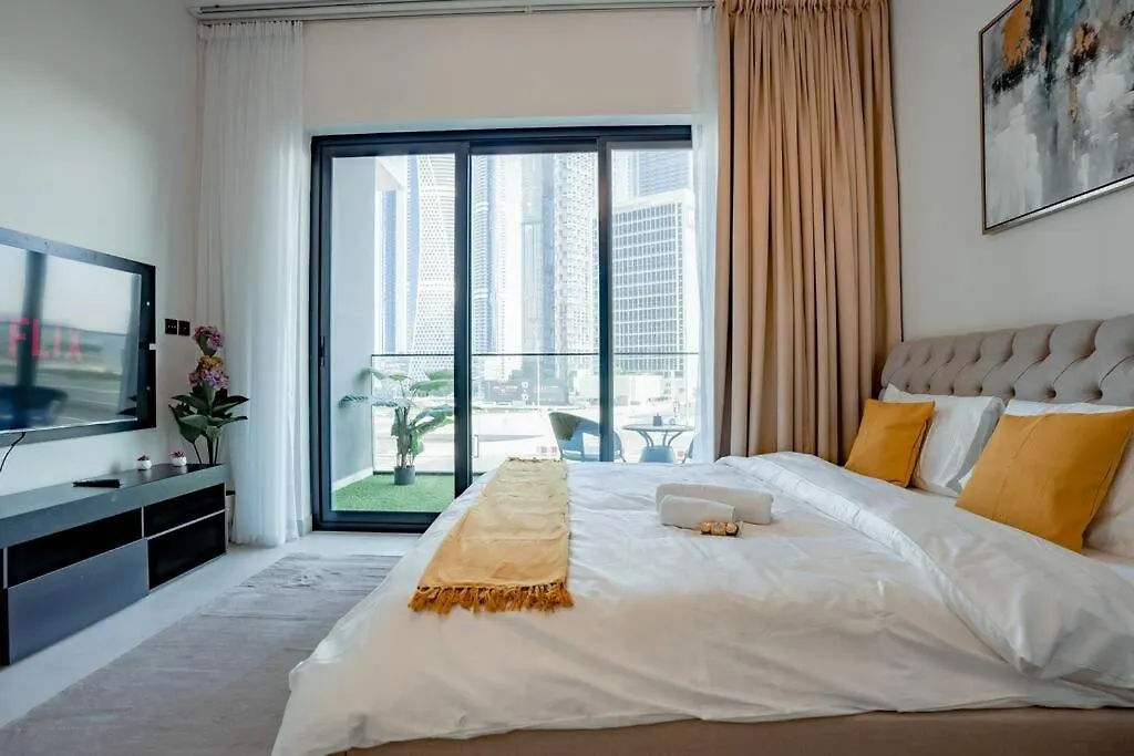 Cozy Studio With Burj Views Pool Gym Central Dubai Apartment