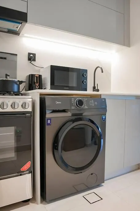 Apartment Cozy Studio With Burj Views Pool Gym Central Dubai