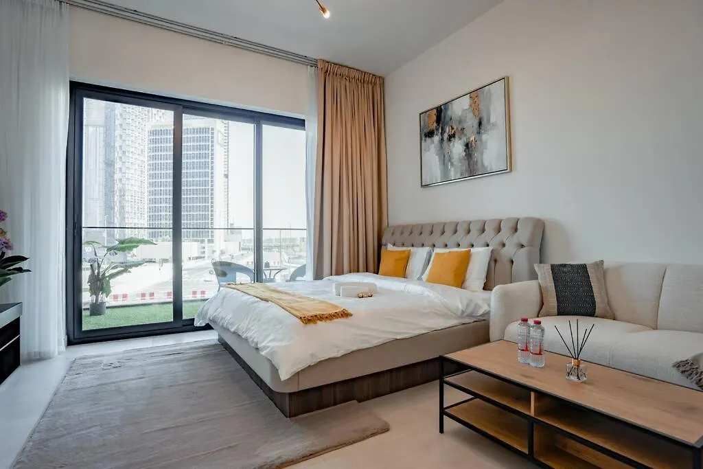 Cozy Studio With Burj Views Pool Gym Central Dubai