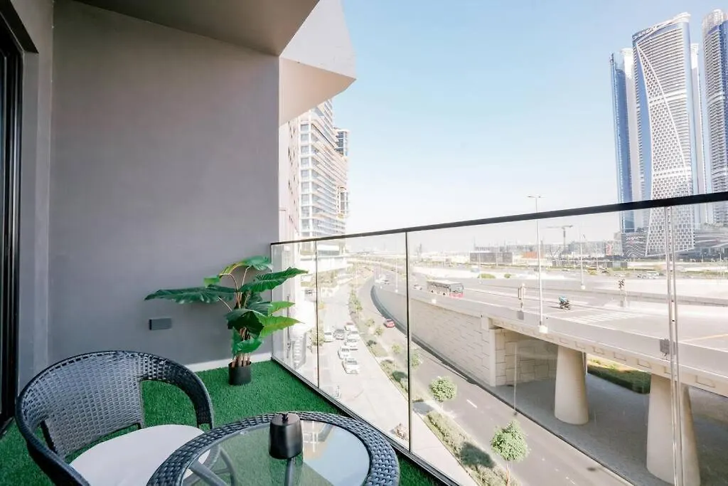 Cozy Studio With Burj Views Pool Gym Central Dubai