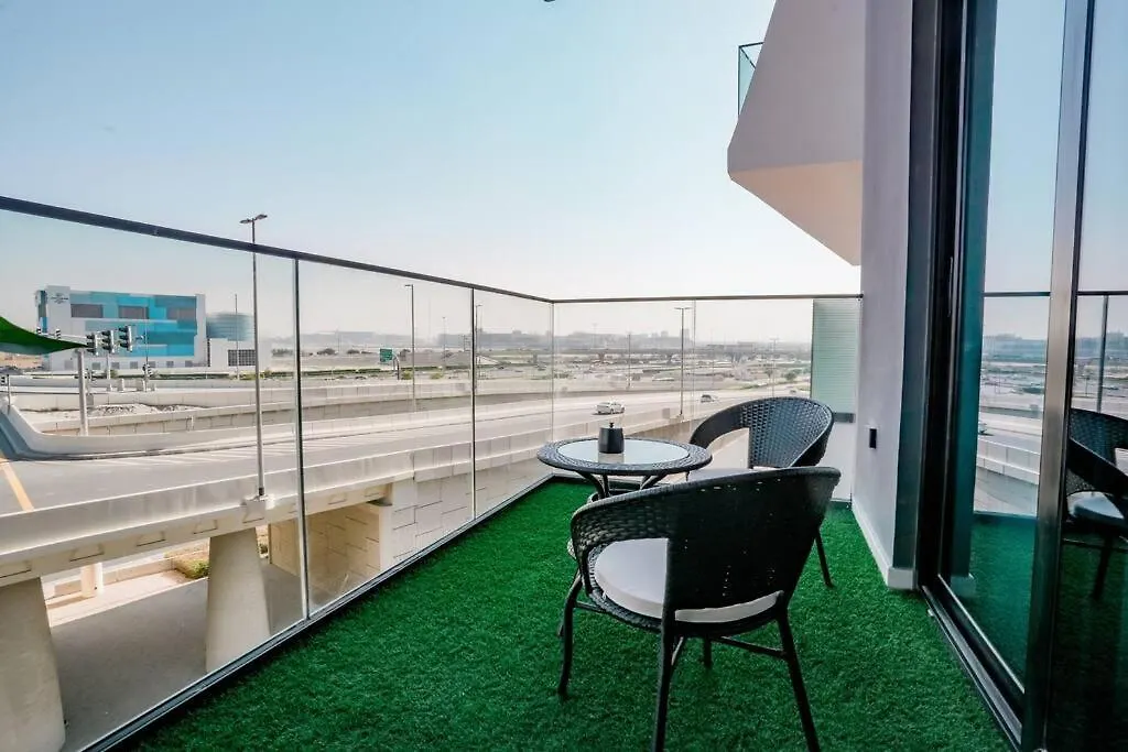 Cozy Studio With Burj Views Pool Gym Central Dubai Apartment